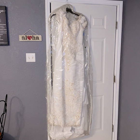 Gold Pearl Wedding Dress - Picture 3 of 7